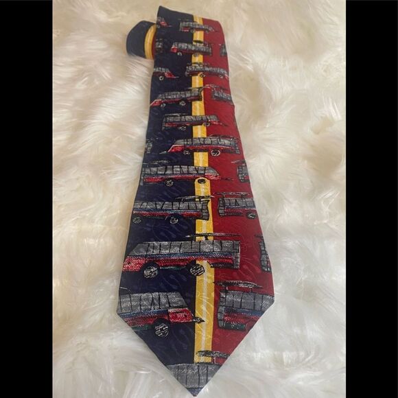 MAKE A WISH FOUNDATION Mens Silk Neck Tie Designed by 9 y/o Cancer Patient Amy - Picture 3 of 8